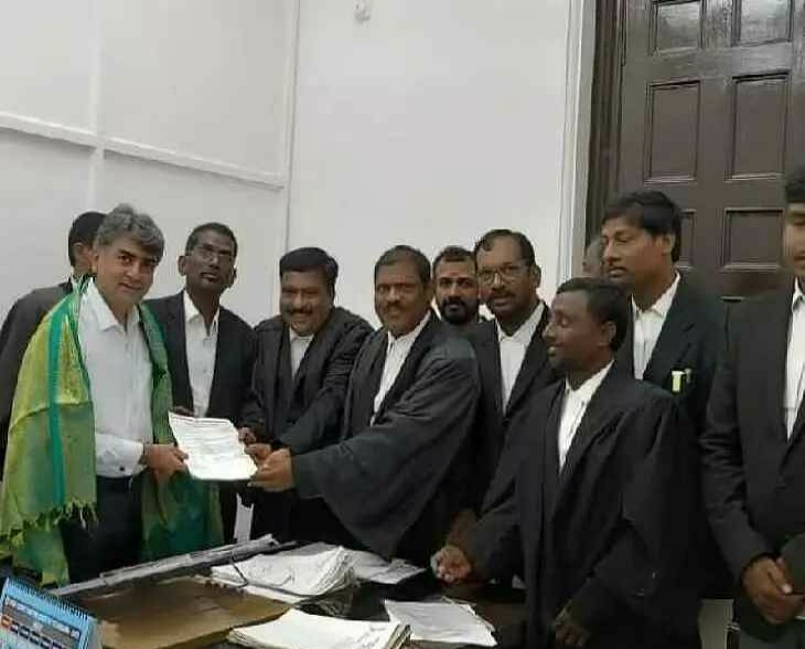 కోర్టుల ఏర్పాటు కోసం న్యాయవాదుల విజ్ఞప్తి