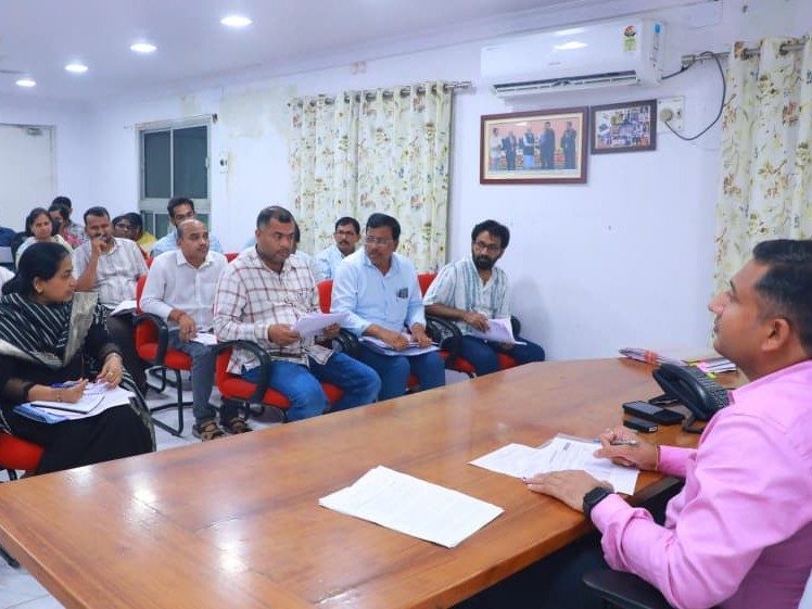 అంగన్వాడీలలో మౌలిక వసతులు కల్పించాలి: కలెక్టర్ రాజర్షి షా