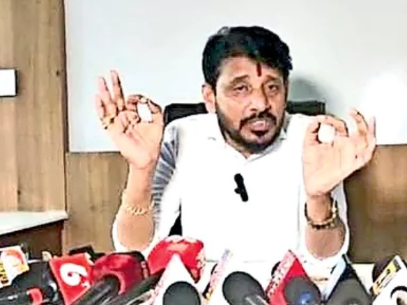 యూరియా కొరతపై వైకాపా నేతలు అడగరెందుకు..?