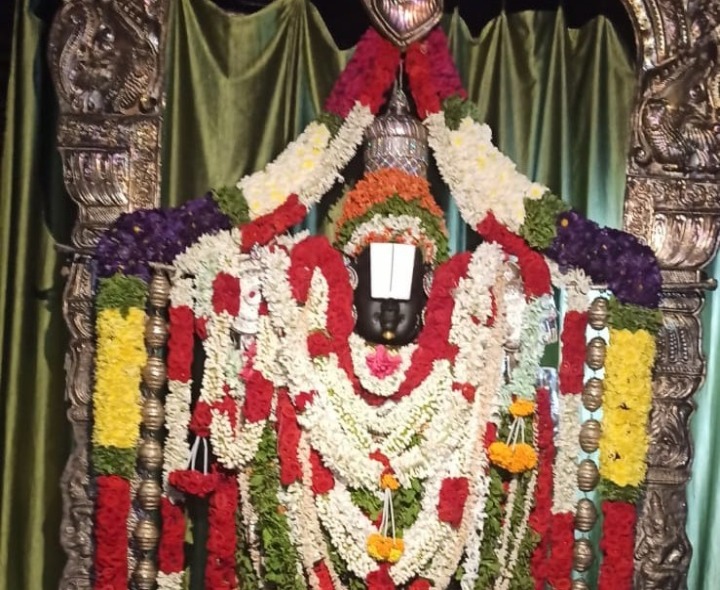 భక్తి శ్రద్ధలతో శ్రీవారికి ప్రత్యేక పూజలు
