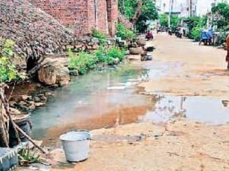 మురుగు నీటితో అవస్థలు