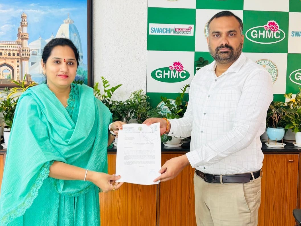 జీహెచ్ఎంసి కమిషనర్ కు వినతి పత్రం అందజేత