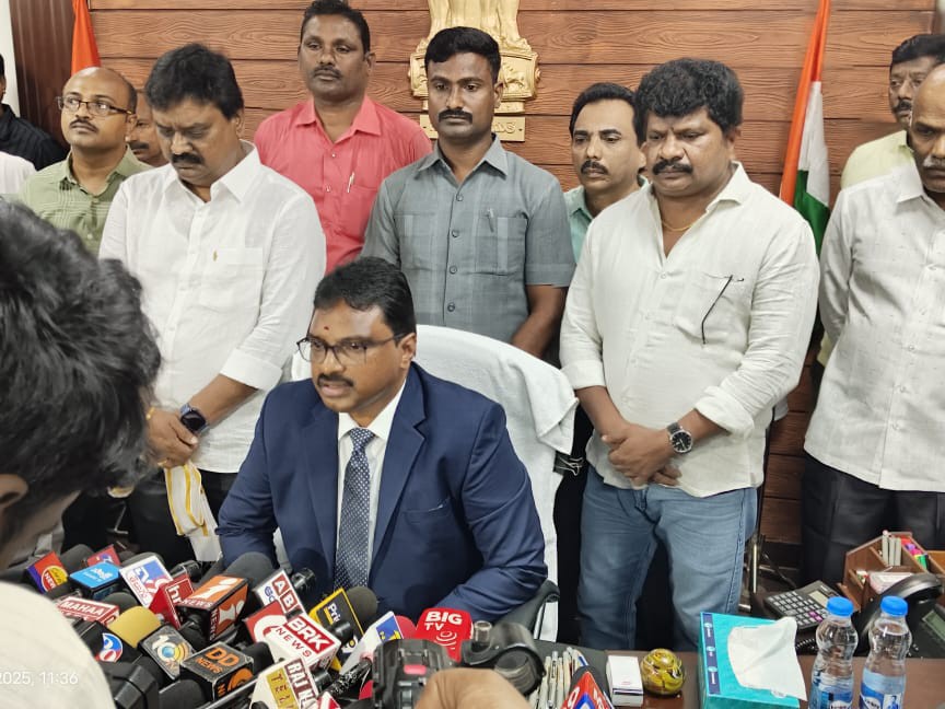 ప్రకాశం కలెక్టర్‌గా రాజబాబు బాధ్యతలు స్వీకరణ