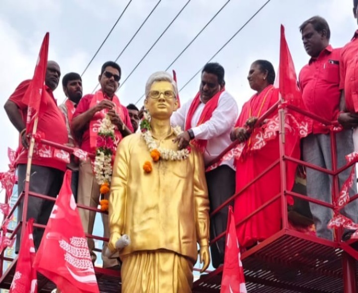 నిజాం రాచరికాన్ని ఓడించిన చరిత్ర  కమ్యూనిస్టులదే