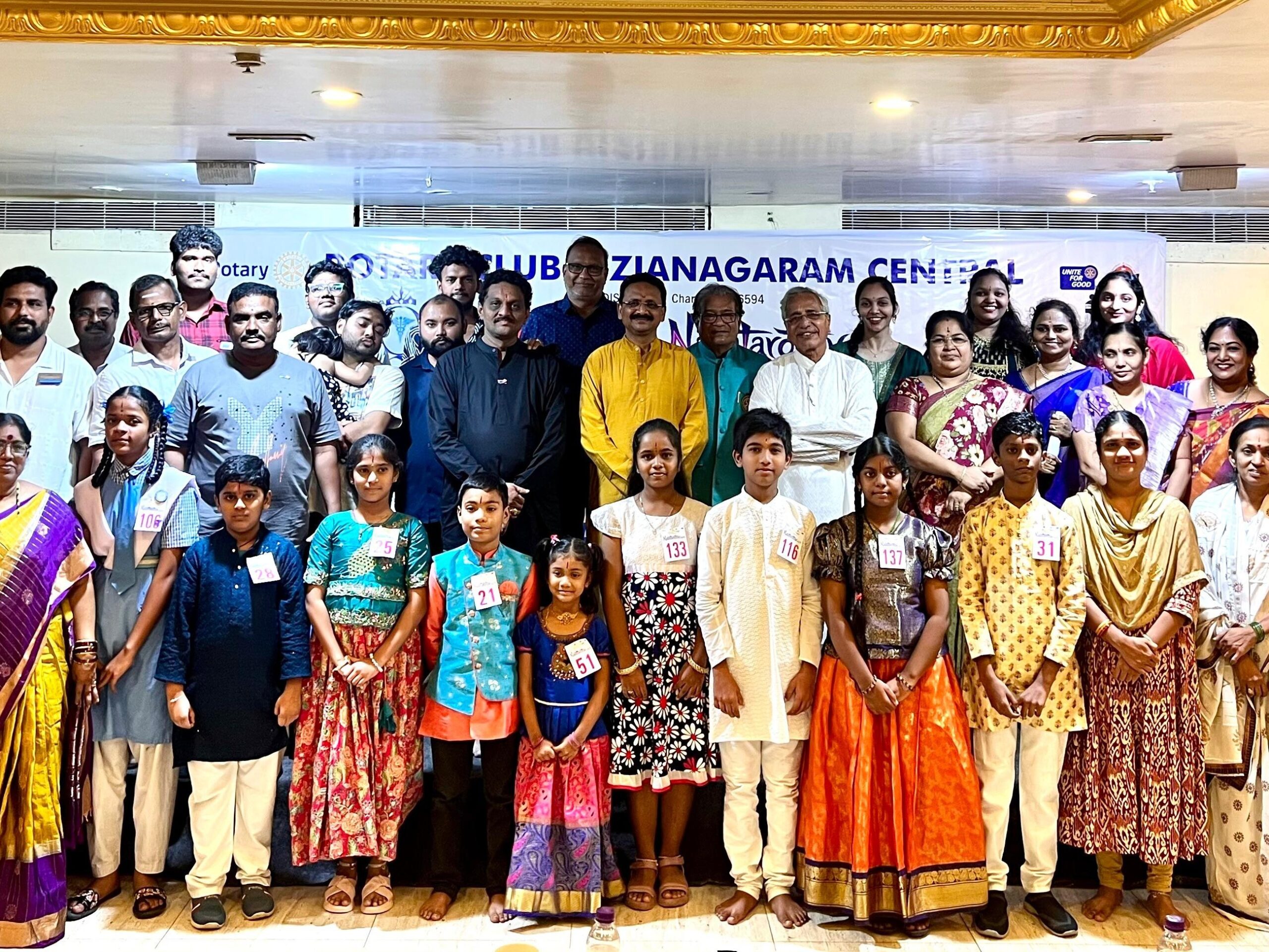 విద్యార్థులకు భగవద్గీత పోటీలు