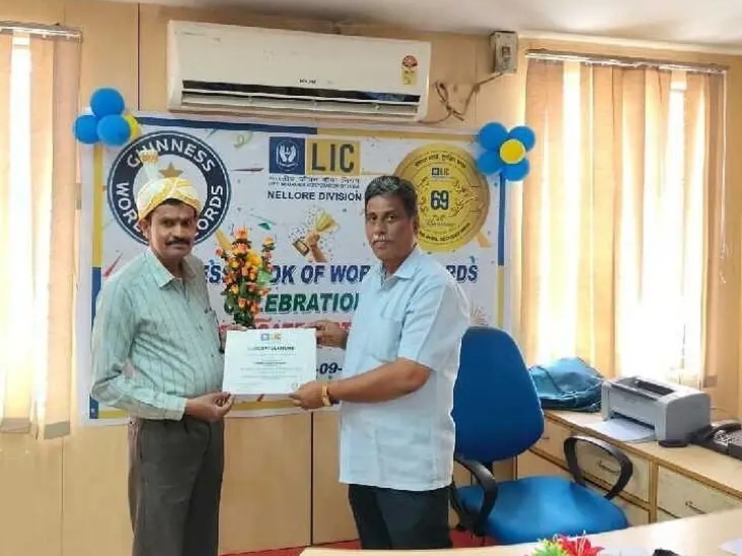 మురళీకృష్ణకు ఉత్తమ ప్రతిభ పురస్కారం