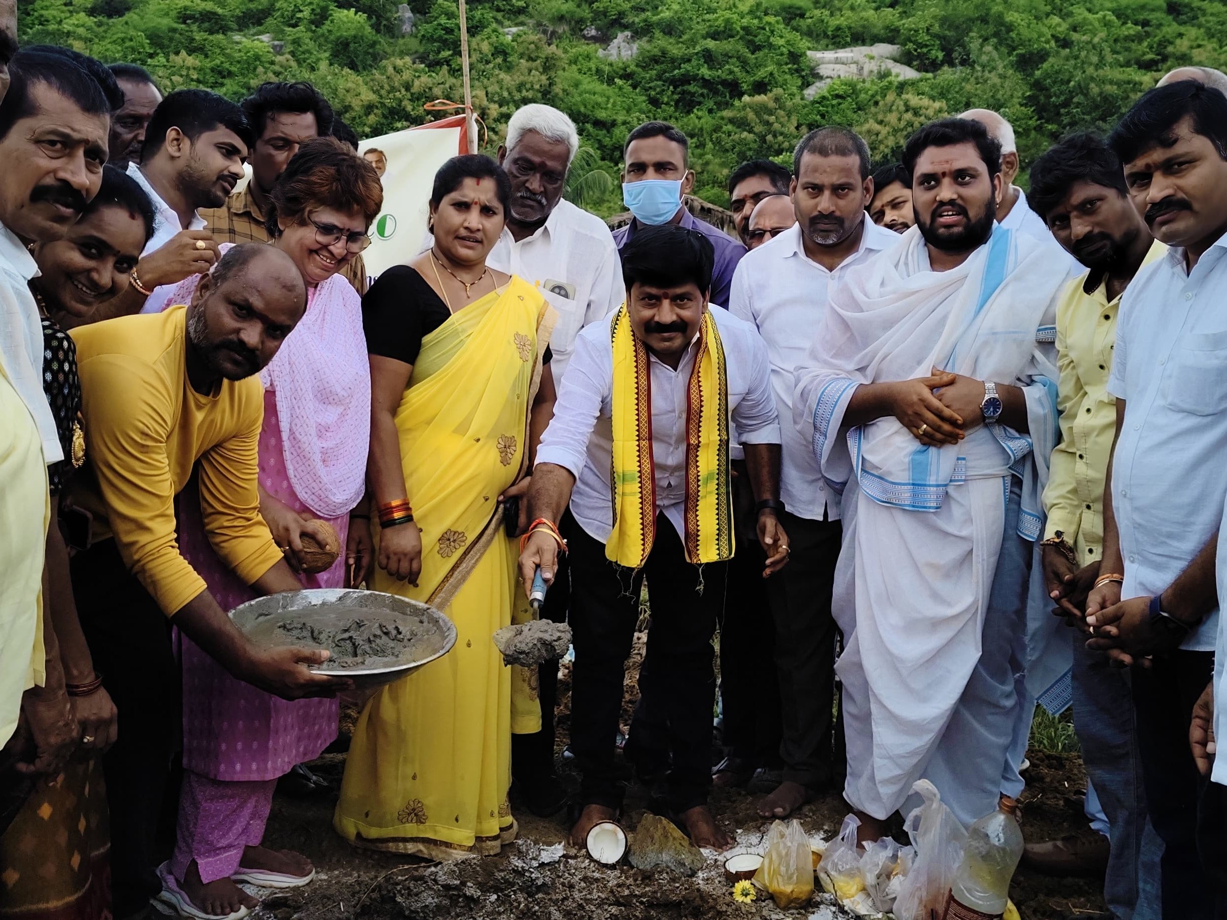 ఉద్దానం వాటర్ ప్లాంట్ పనులను ప్రారంభించిన ఎమ్మెల్యే