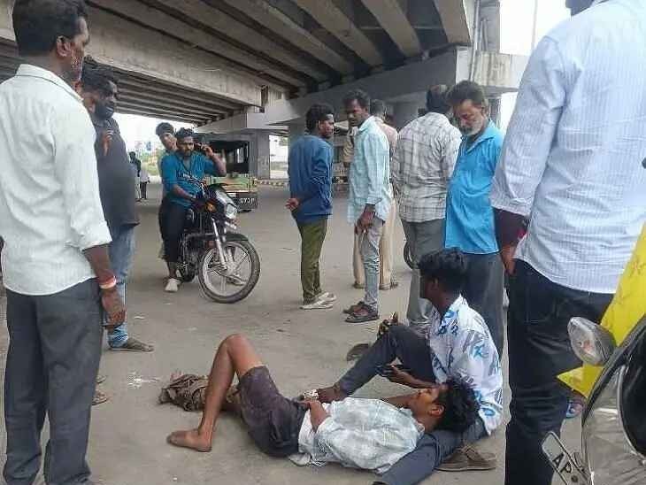 పూతలపట్టు: బైకును ఢీకొట్టిన కారు