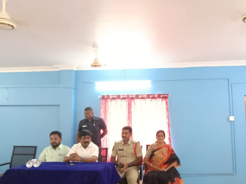 గ్రామాలలో మౌలిక వసతులపై ప్రత్యేక దృష్టి చూపండి : ఎమ్మెల్యే