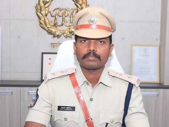 చిత్తూరు SP మణికంఠ చందోలు బదిలీ