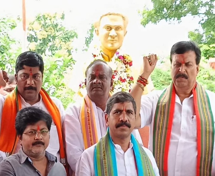 సుబ్లేడులో పర్యటించిన బీజేపీ నేత పొంగులేటి