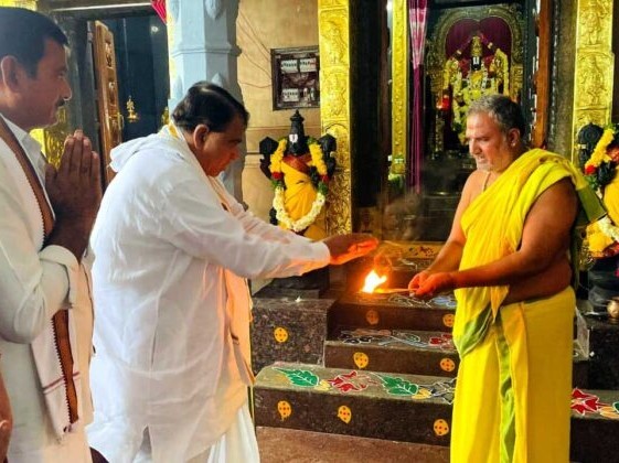 తెలంగాణ తిరుమల దేవస్థానంలో ఎమ్మెల్యే ప్రతేక పూజలు