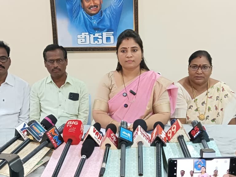 ప్రైవేట్ పరం చేయటాన్ని తప్పుపట్టిన మాజీ డిప్యూటీ సీఎం