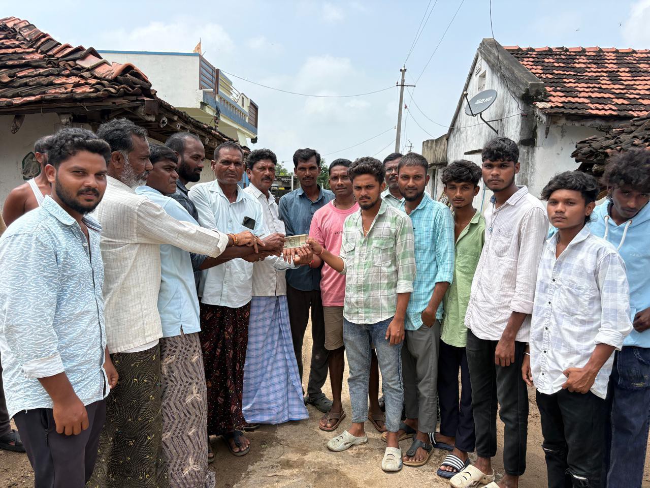 సరస్వతీ దేవి విగ్రహాల ఏర్పాటుకు ఆర్థిక సహాయం