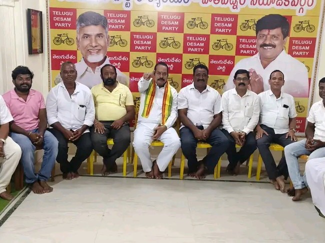 రాజకీయ లబ్ధి కోసం మాజీ ఎమ్మెల్యే  అసత్య ఆరోపణలు: మోహనరావు