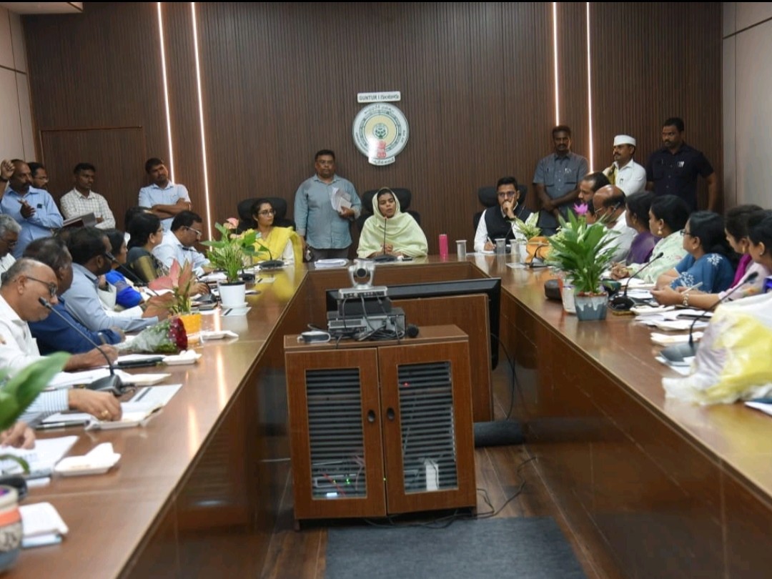 ప్రజా కేంద్రీకృతంగా ఉండాలి: కలెక్టర్