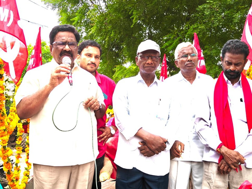పోరాట యోధుల స్ఫూర్తితో బలమైన పోరాటాలు : జూలకంటి