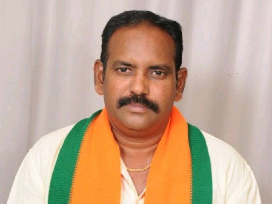 ‘తెలంగాణలో యూరియా కొరతకు డీలర్లే కారణం’