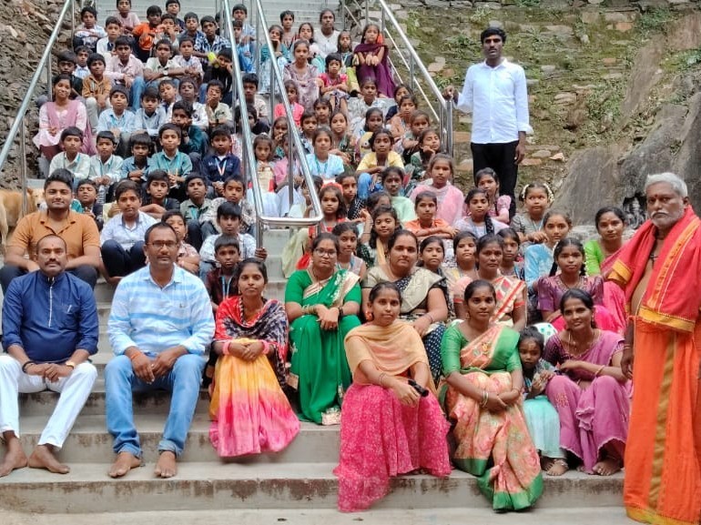 భైరవకోనను సందర్శించిన భాష్యం విద్యార్థులు
