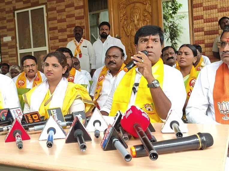 వాల్మీకీలు, ఎస్సీలను మోసం చేసిన ఘనత వైసీపీదే: ఎమ్మెల్యే