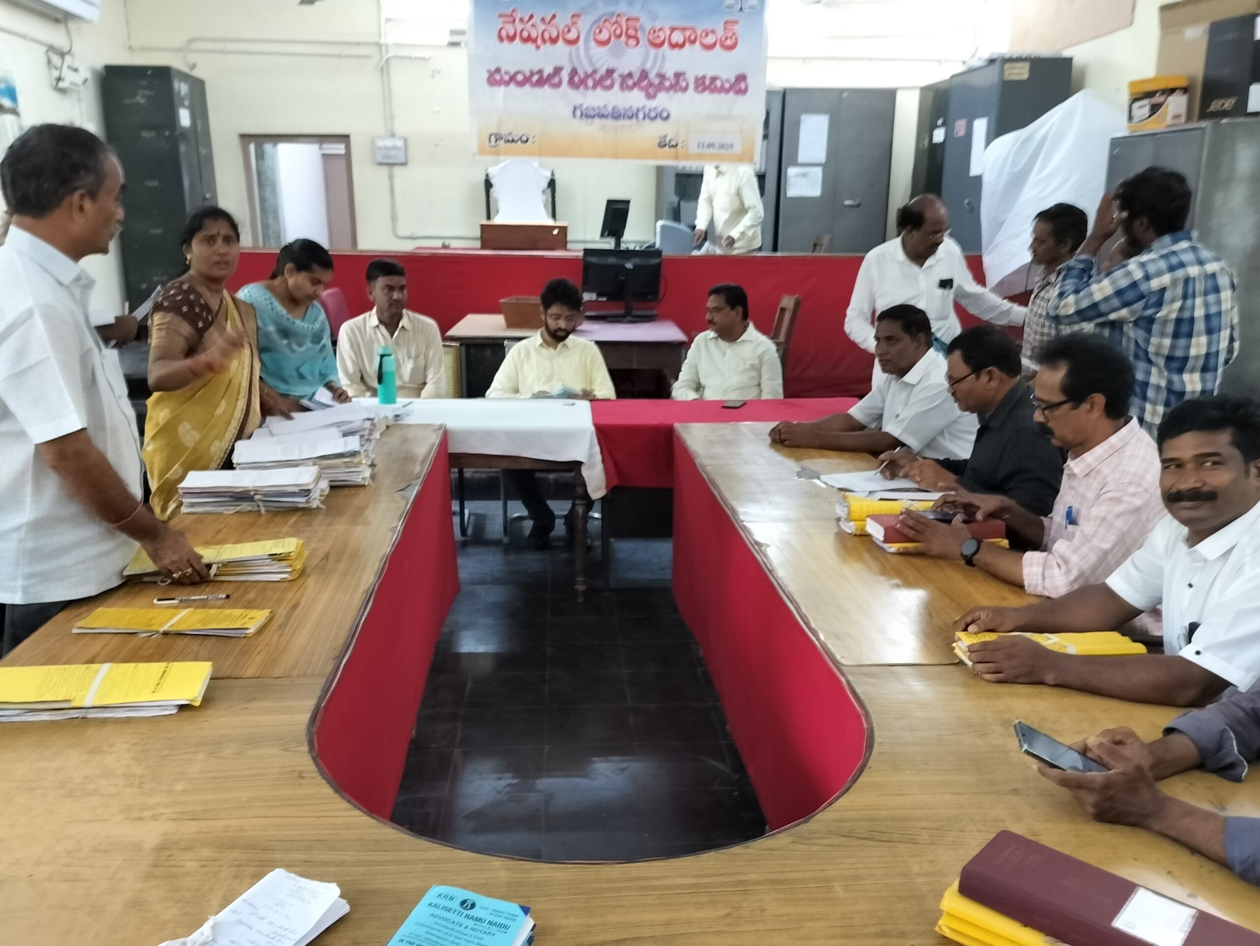 లోక్ అదాలత్‌లో 585 కేసులు పరిష్కారం
