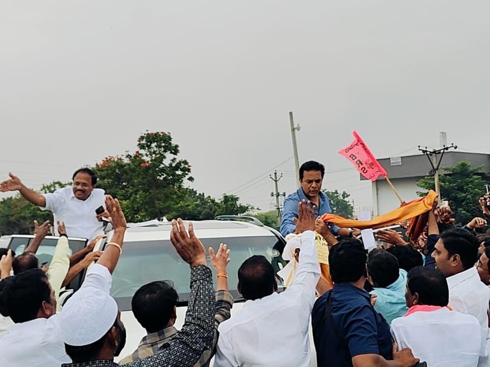 జడ్చర్లలో కేటీఆర్‌కు ఘన స్వాగతం