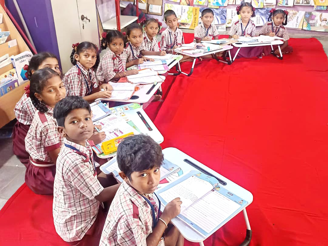 మంచి మనసు చాటుకున్న ఉపాధ్యాయుడు