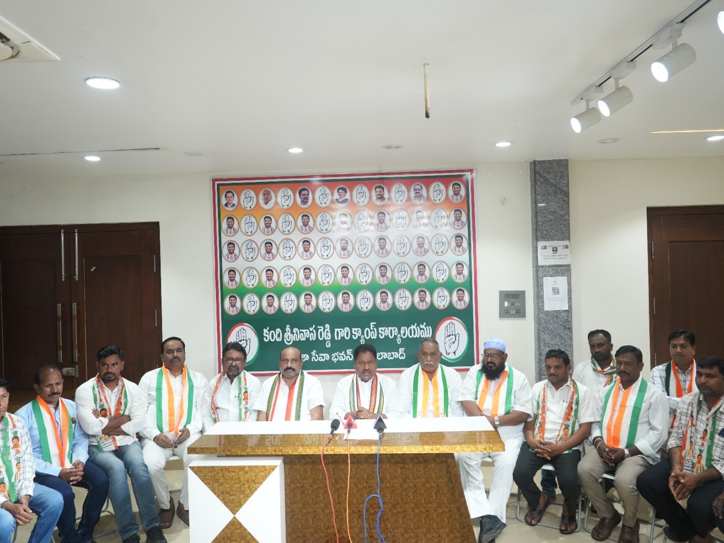 యూరియాపై అనవసర రాద్ధాంతం వద్దు: అడ్డీ బోజారెడ్డి