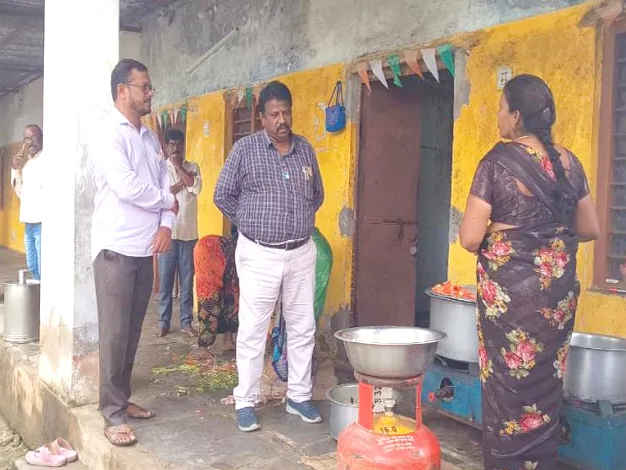 ‘వసతి గృహంలో సౌకర్యాలను సద్వినియోగం చేసుకోవాలి’