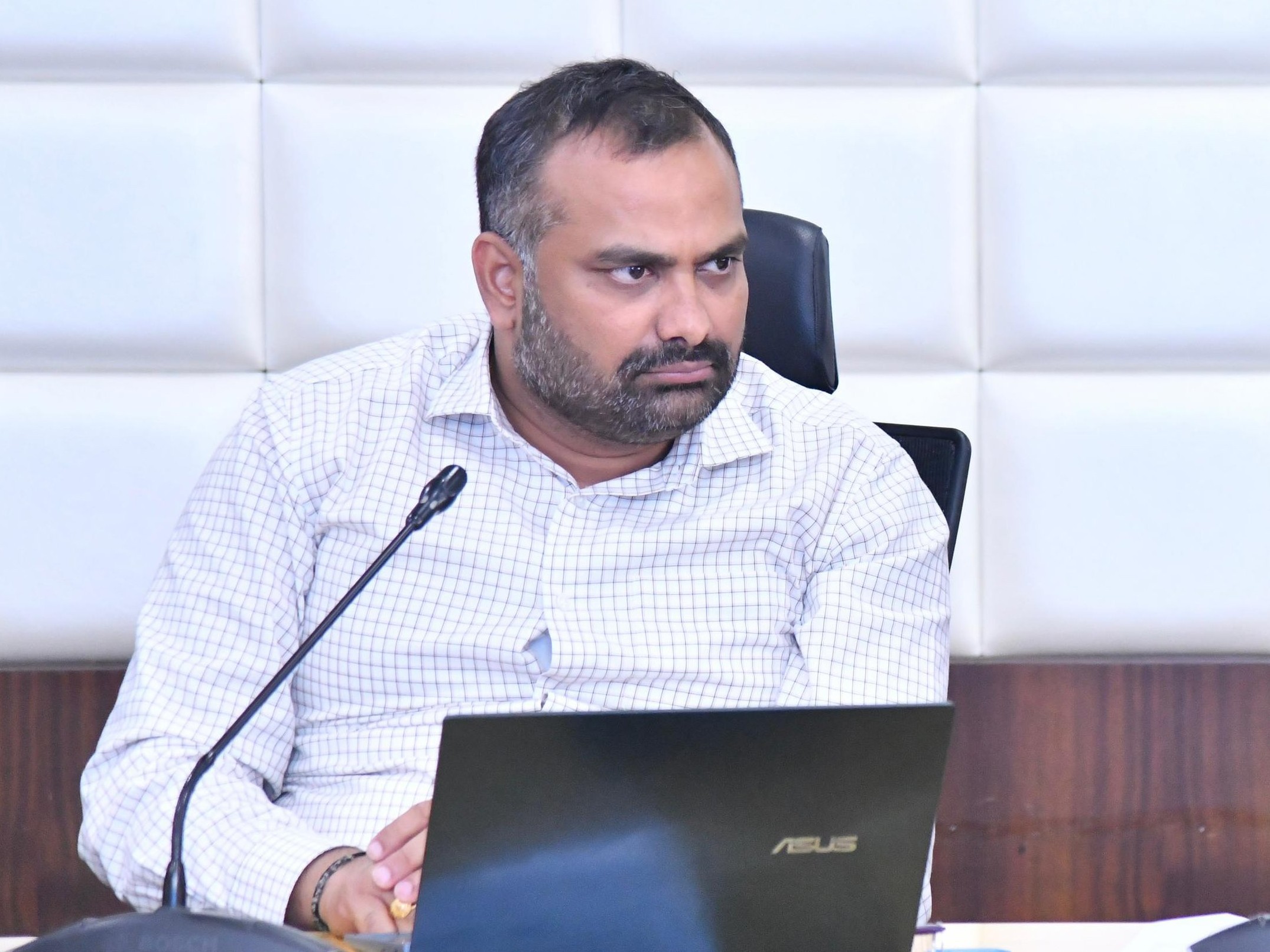 ఓటరుగా నమోదు చేసుకోండి:  కమిషనర్