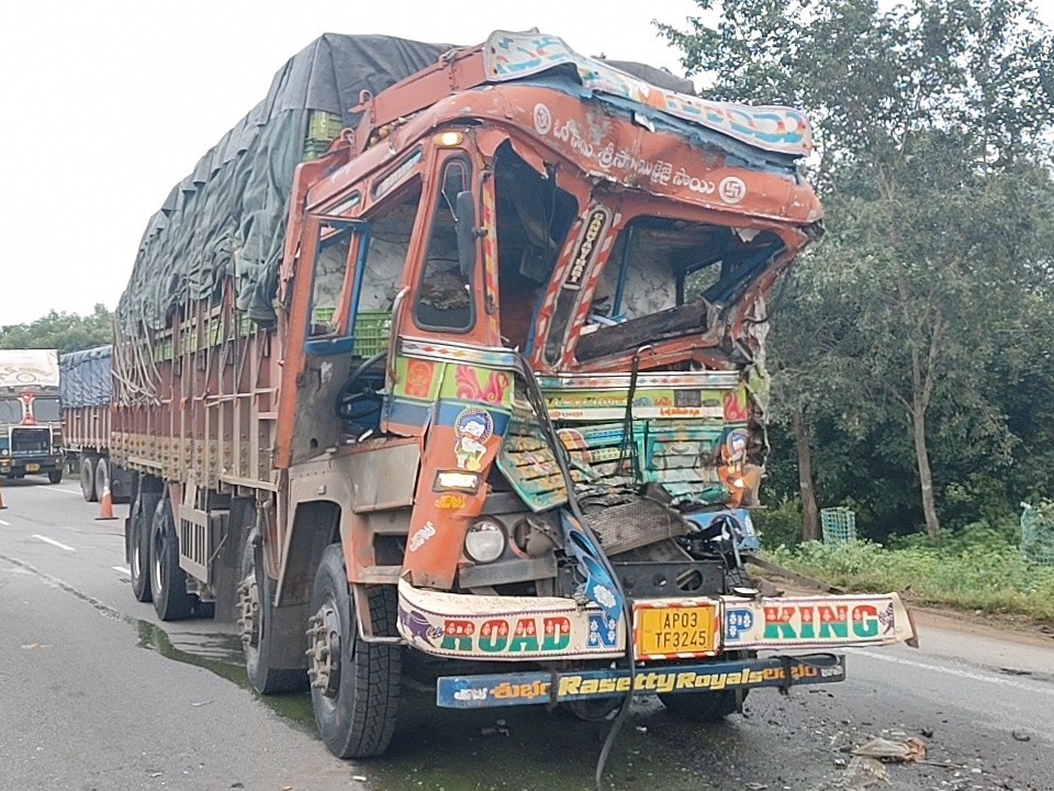 44వ జాతీయ రహదారిపై రోడ్డు ప్రమాదం