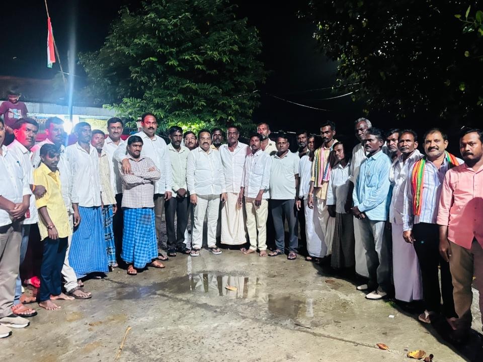 భీంపూర్ మండలంలో పర్యటించిన ఎంపీ