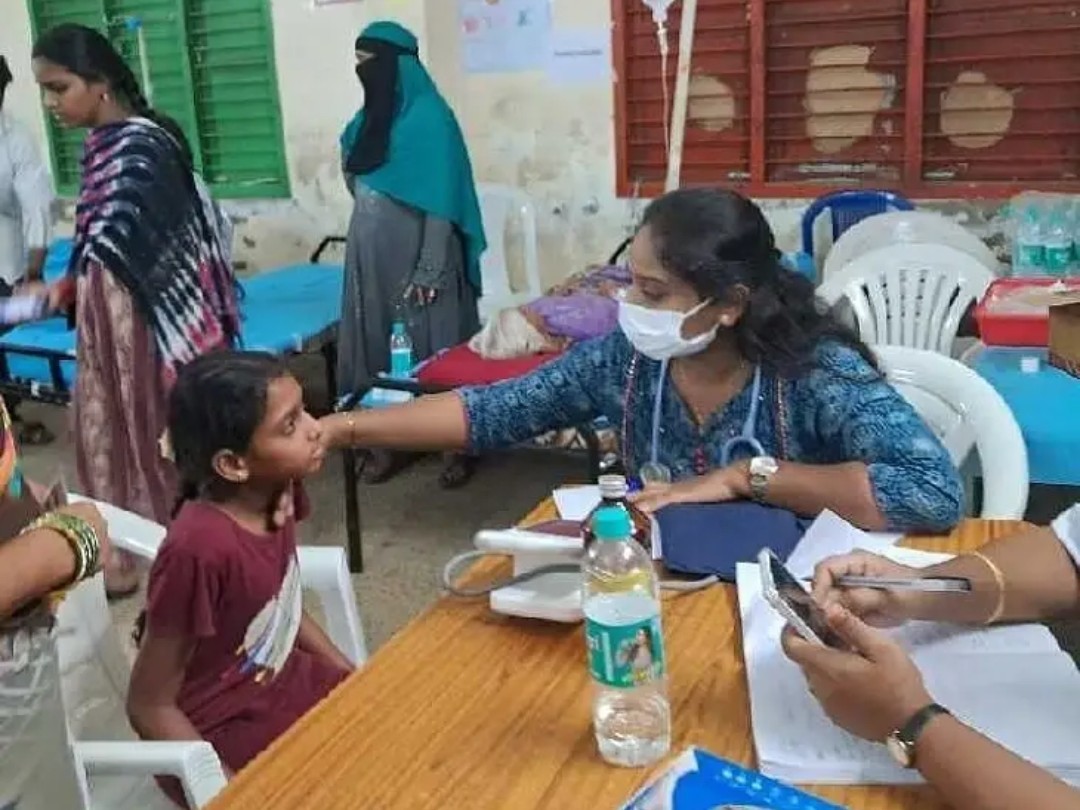 డయేరియా వైద్య శిబిరం వద్ద భారీగా వైద్యులు