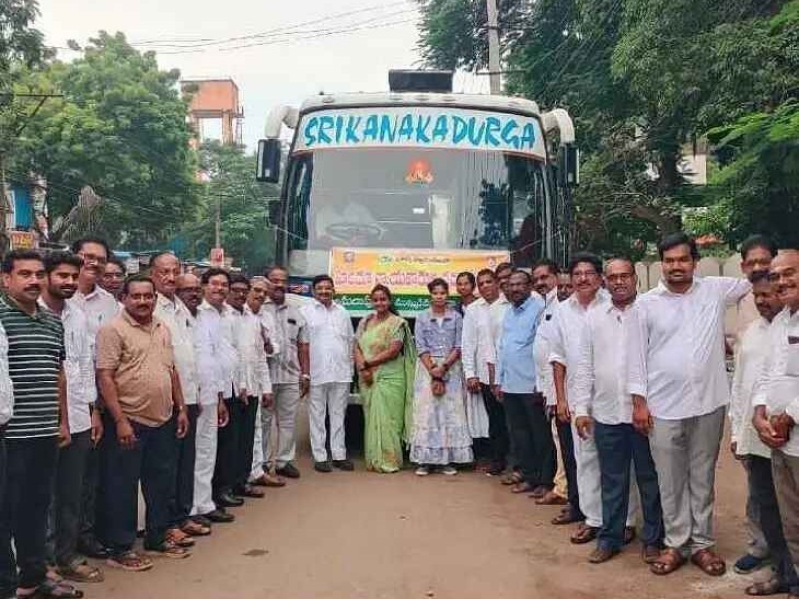 విజయవాడ బయలుదేరి వెళ్లిన బార్ అసోసియేషన్ సభ్యులు