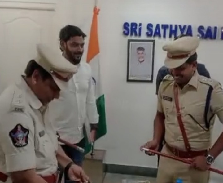 జిల్లా ఎస్పీగా సతీశ్ కుమార్ బాధ్యతలు స్వీకరణ