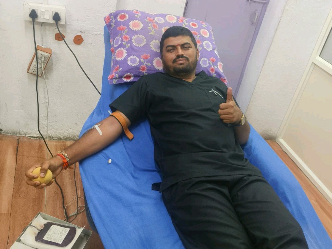 26వ సారి రక్తదానం చేసిన యువకుడు