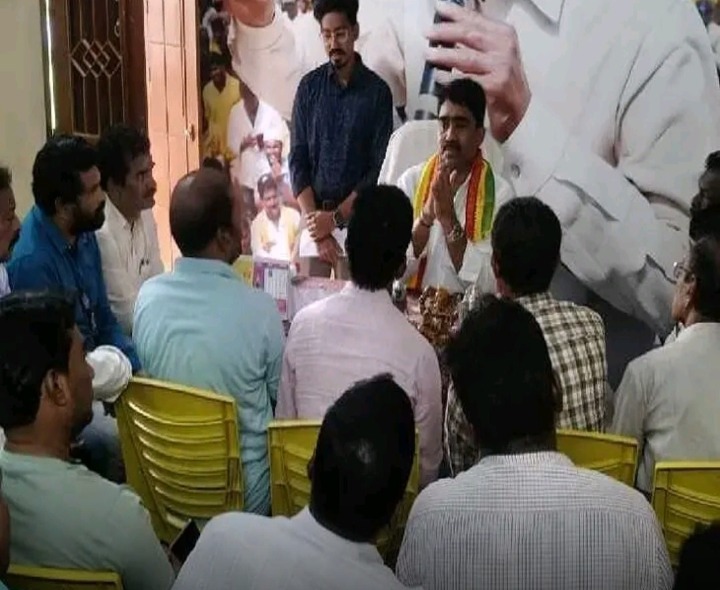 కార్యకర్తలకు అండగా ఉంటాము : ఎమ్మెల్యే