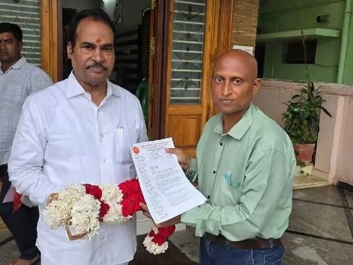 ‘ఉద్యగుల సమస్యలపై ఎమ్మెల్యేకి వినతి’