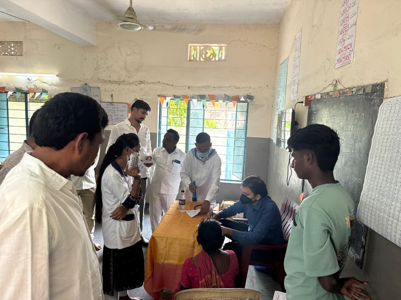 గ్రామంలో ఉచిత ఆరోగ్య – వైద్య శిబిరం