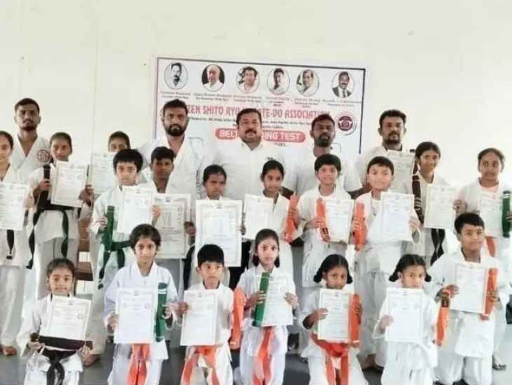 ‘ఆత్మరక్షణకు కరాటేలో సాధన చేయాలి’