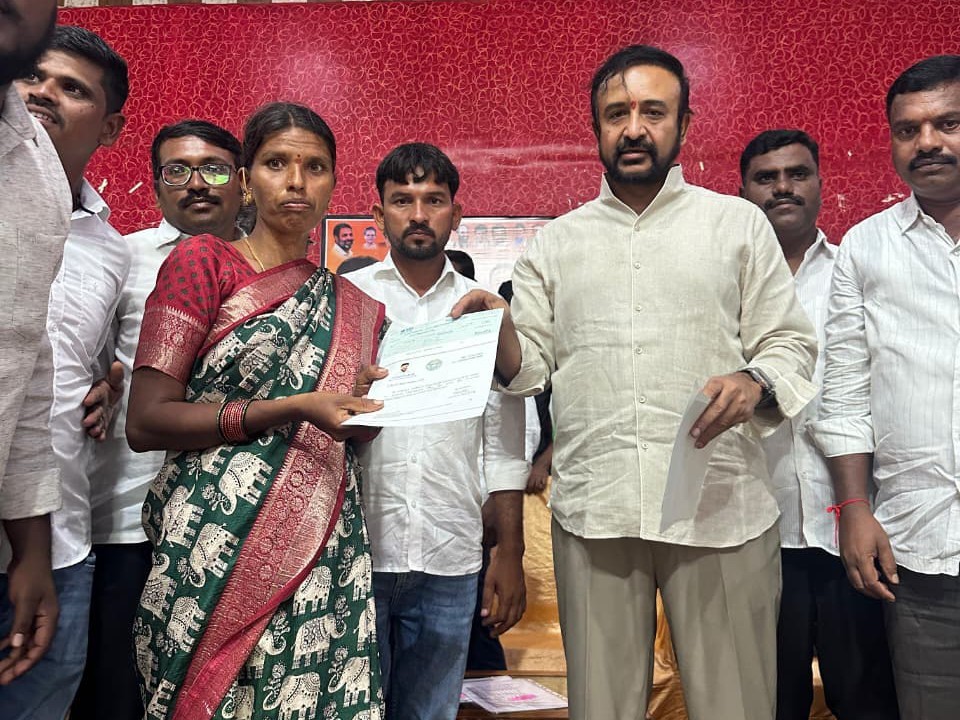 53 మందికి CMRF చెక్కుల పంపిణీ