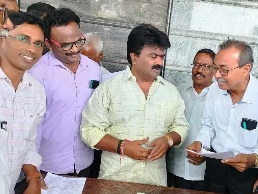 మా సమస్యల పరిష్కారానికి సహకరించండి: ఉపాధ్యాయులు