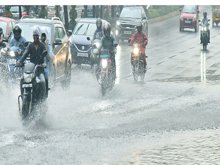 హైదరాబాద్లో మొదలైన వర్షం
