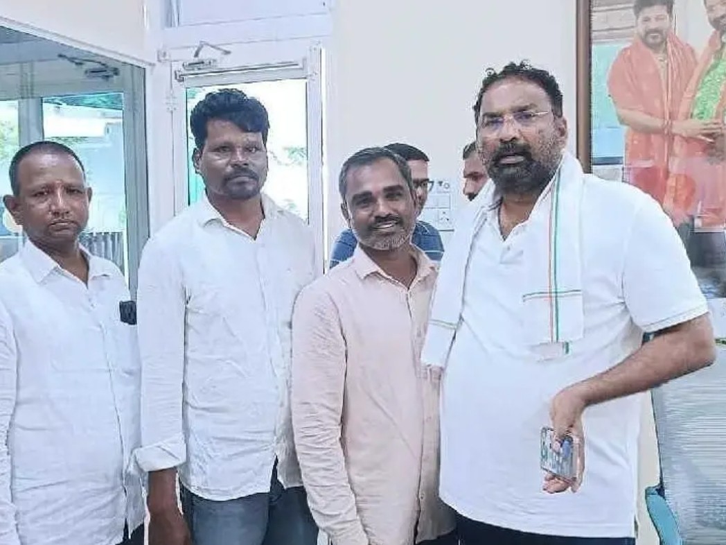 మంత్రిని కలిసిన జిల్లా జల సాధన సమితి సభ్యులు