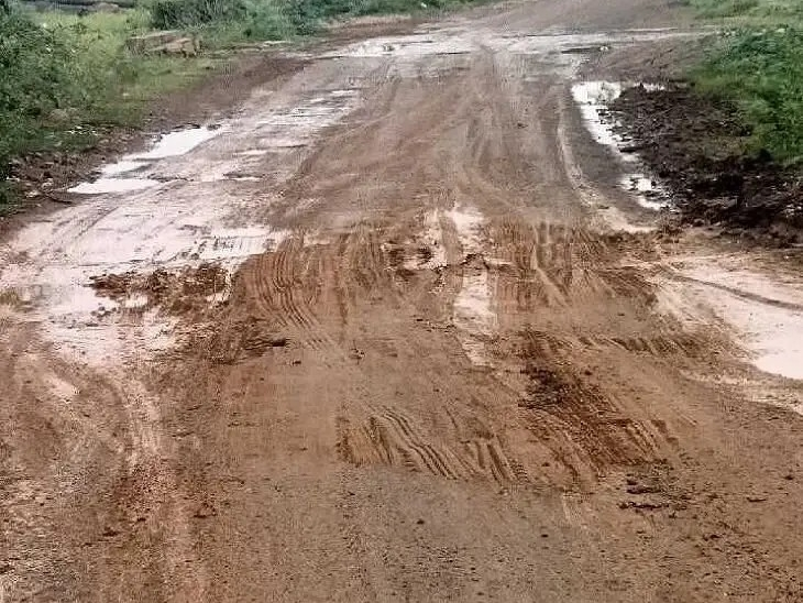 సింహాద్రిపురంలో అద్వానంగా ఉన్న రోడ్డు