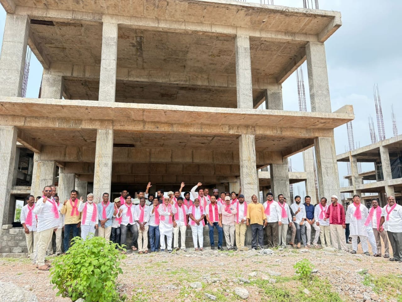 పనుల జాప్యానికి ప్రభుత్వ అసమర్థతే కారణం: మాజీ మంత్రి
