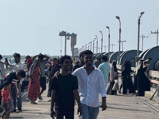 శ్రీరామ్ సాగర్ ప్రాజెక్టుపై పర్యాటకుల సందడి