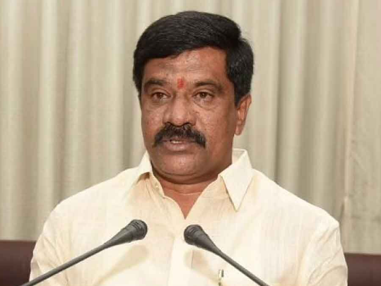 యూరియా కొరతకు కేంద్ర, రాష్ట్ర ప్రభుత్వాలే కారణం: ప్రశాంత్ రెడ్డి