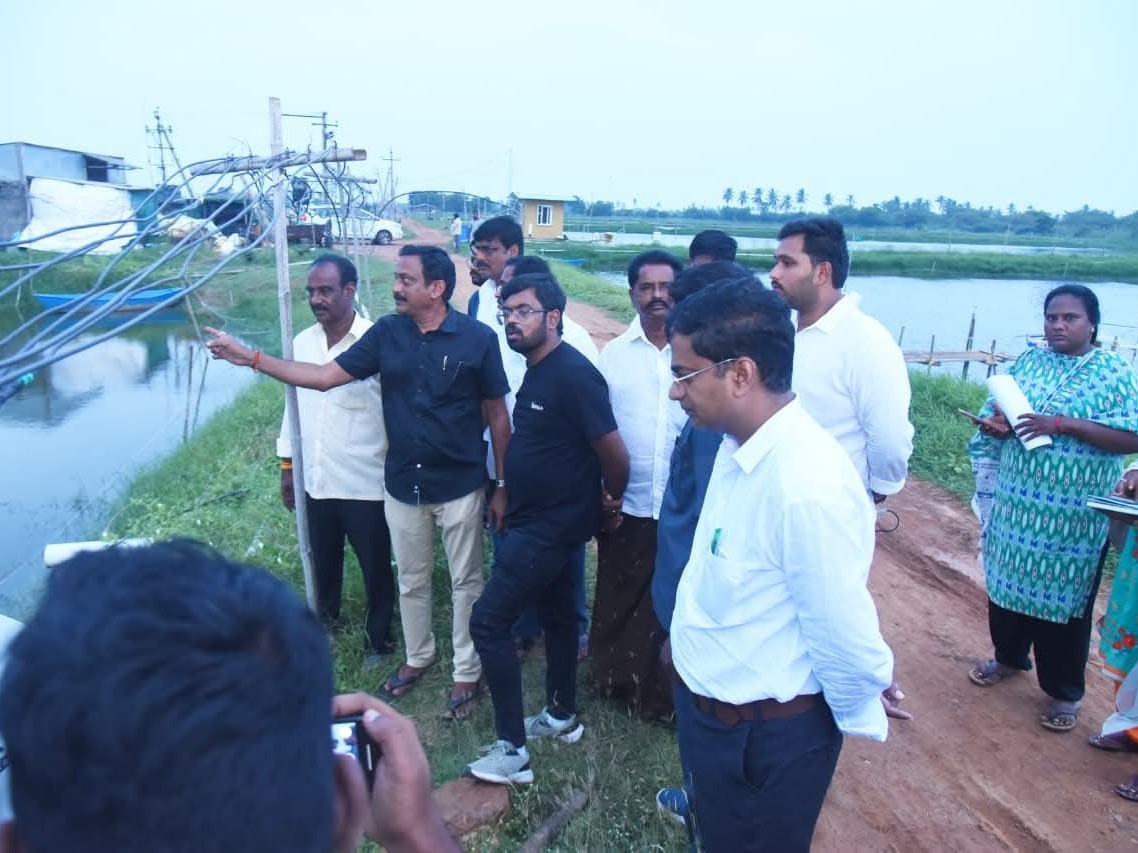 రైతులు ఆందోళన చెందొద్దు: కలెక్టర్