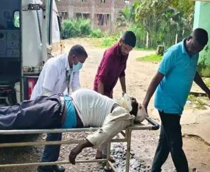 కారును ఢీకొన్న వ్యక్తి… తీవ్ర గాయాలు